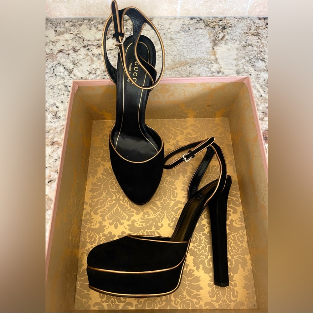GUCCI Runway Platform Black & Gold Maryjane Heels - EU Size 37.5 - US Size 7.5